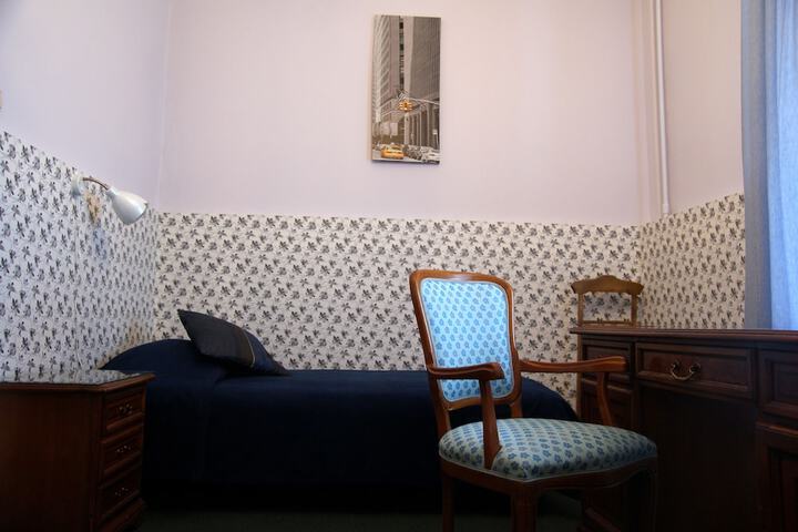 Room 10 of 62