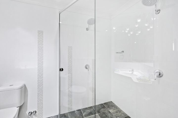Room 14 of 25
