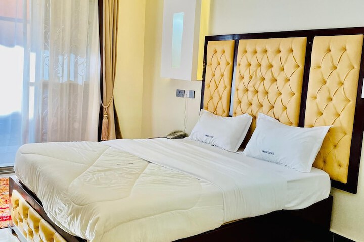 Room 4 of 51