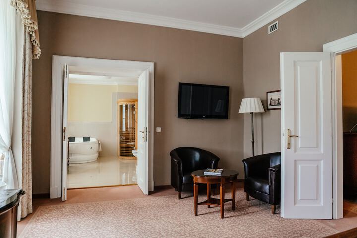 Room 53 of 115