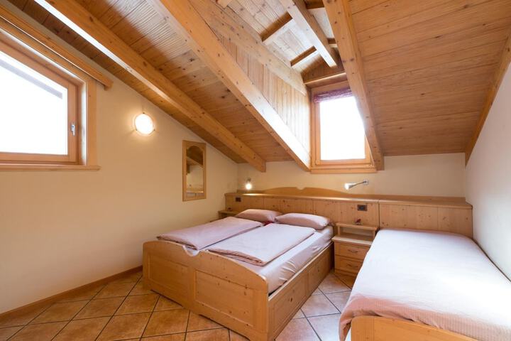 Room 8 of 24