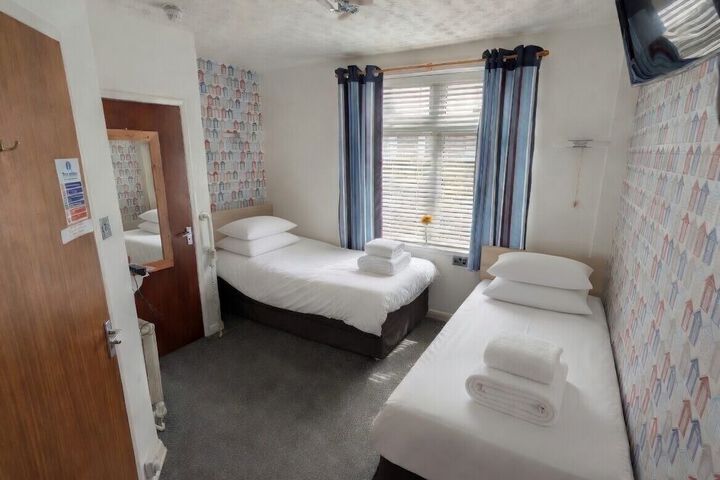 Room 10 of 19