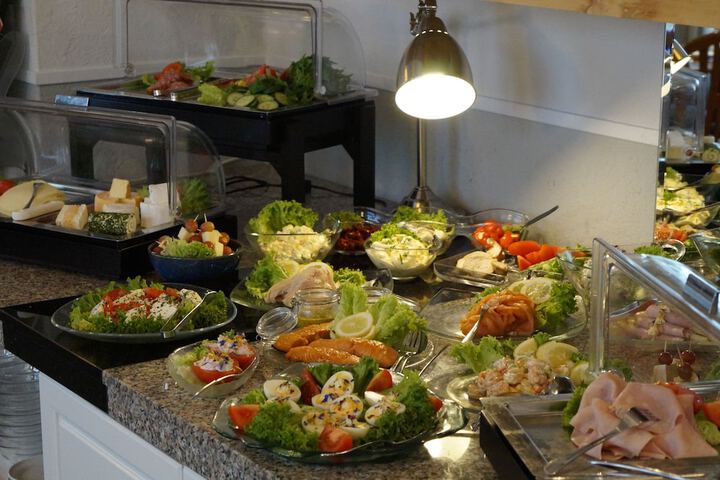 Dining 42 of 56