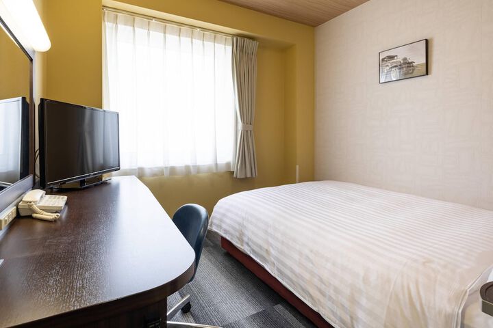 Room 9 of 48