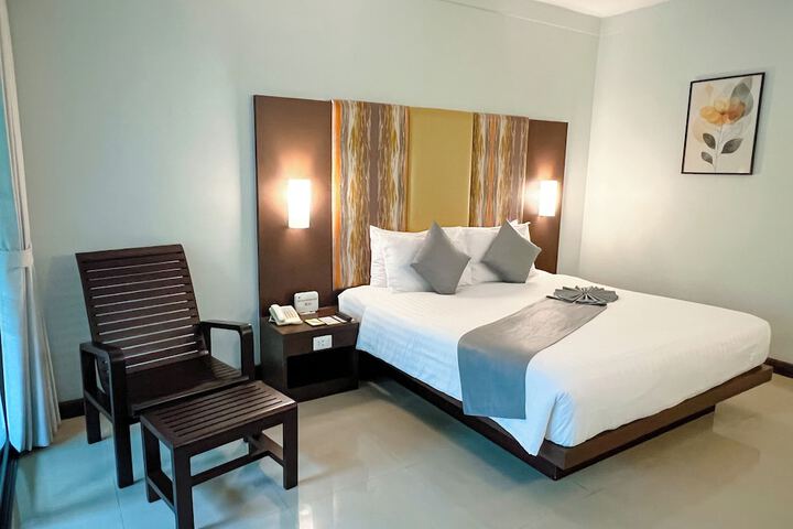 Room 38 of 143