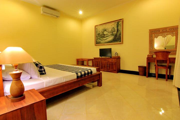 Room 4 of 25