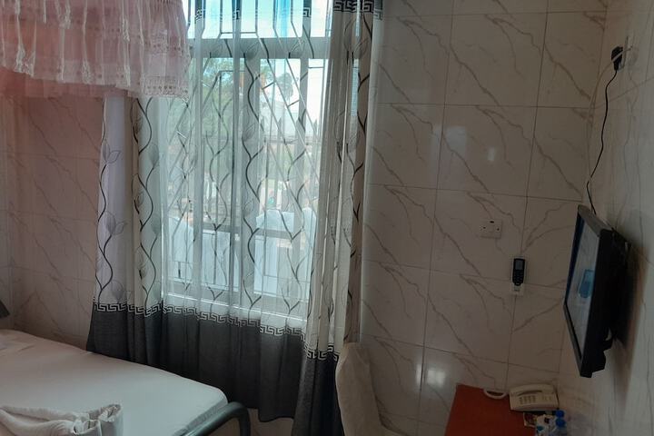 Room 8 of 38