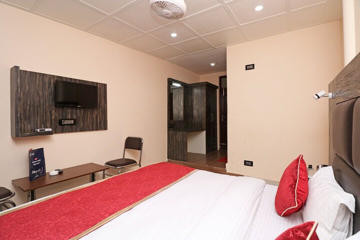 Room 8 of 23