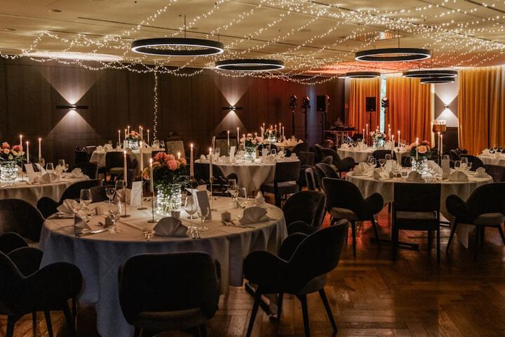 Ballroom/Hall 78 of 131