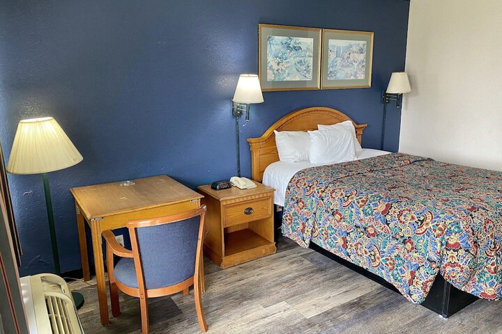 Room 16 of 69