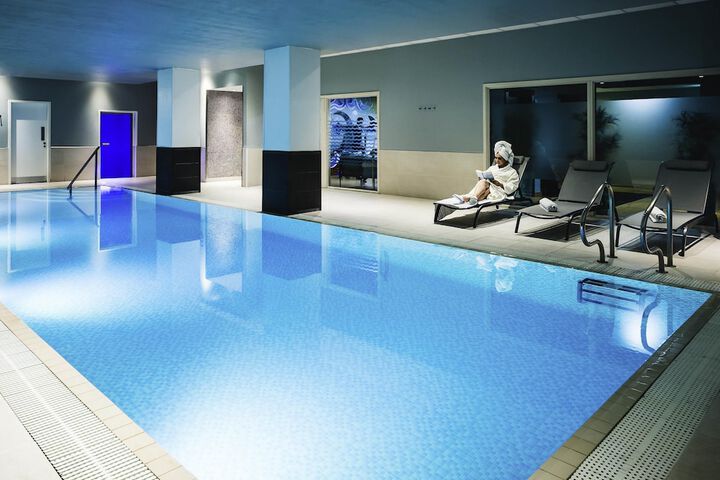 Hotel with Pool
