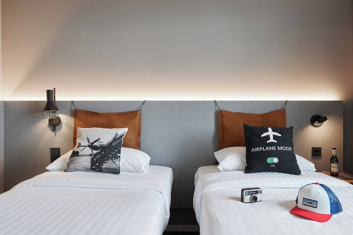 Room 10 of 48