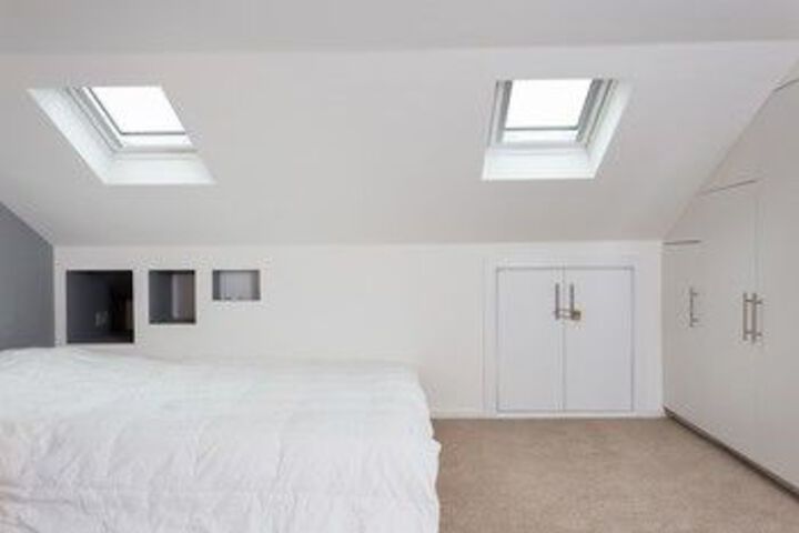 Room 7 of 28