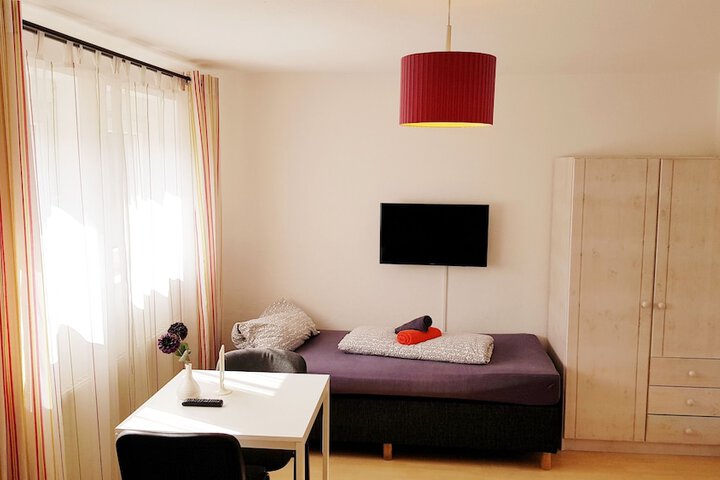 Room 2 of 35