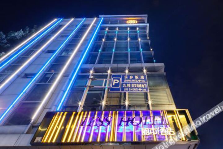 Lyzes Hotel