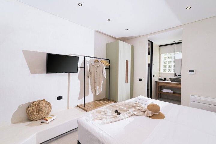 Room 27 of 132