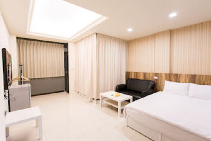 Room 7 of 7