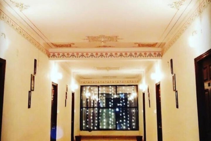 Ballroom/Hall 10 of 11