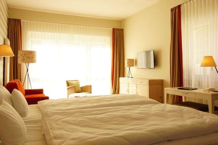 Room 4 of 17