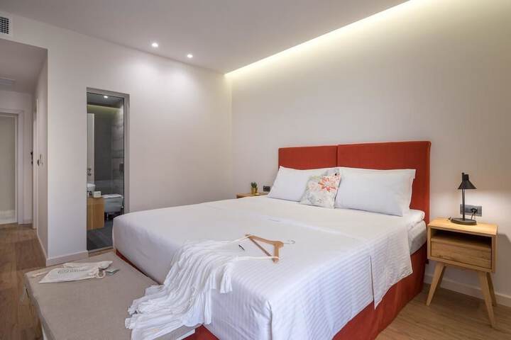 Room 37 of 163