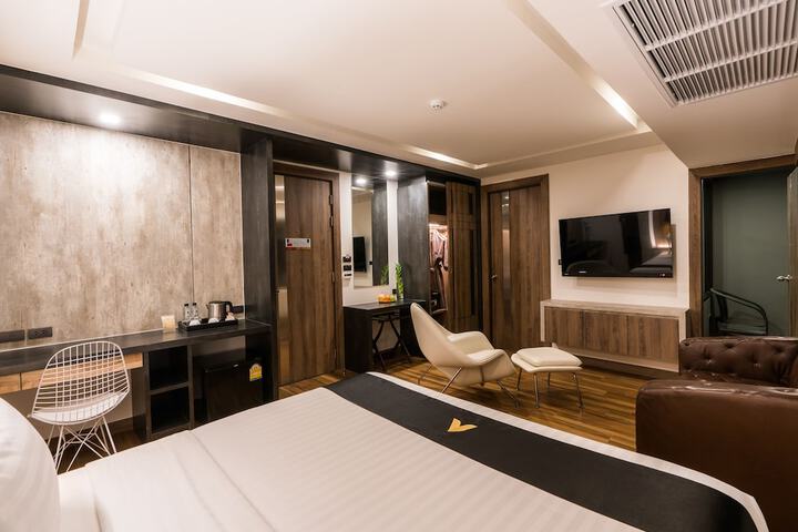 Room 13 of 116