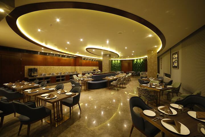 Dining 27 of 54