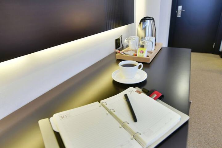 Room 44 of 102
