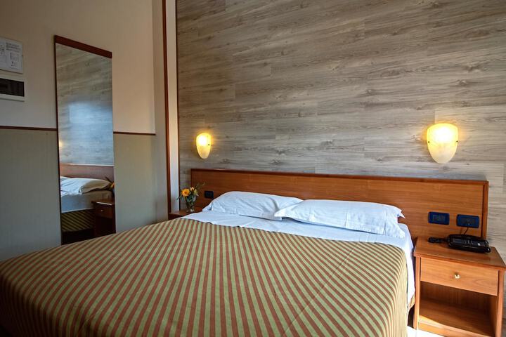 Room 8 of 73