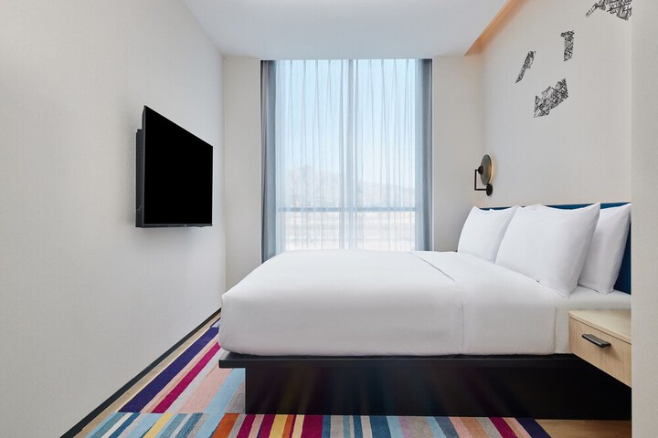 Room 8 of 41