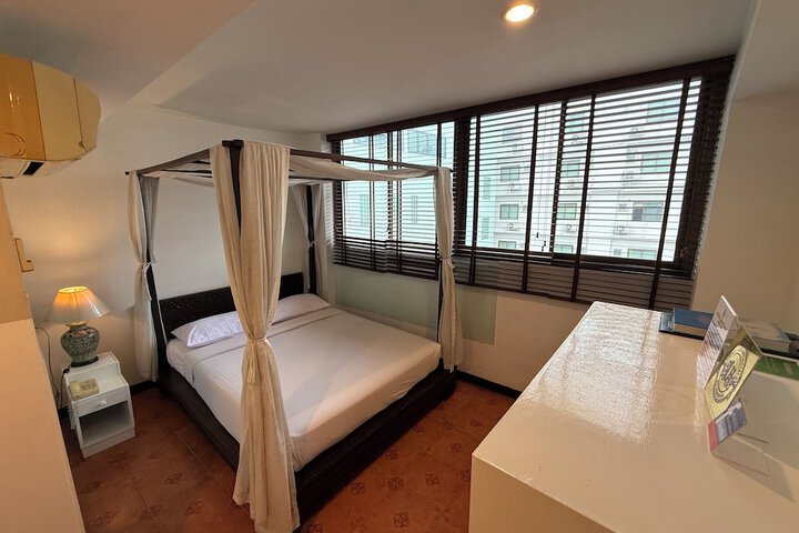 Room 25 of 65