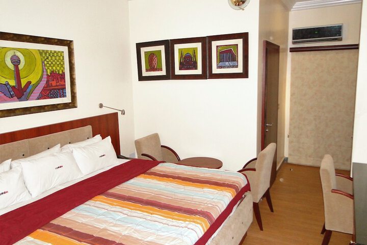 Room 6 of 45