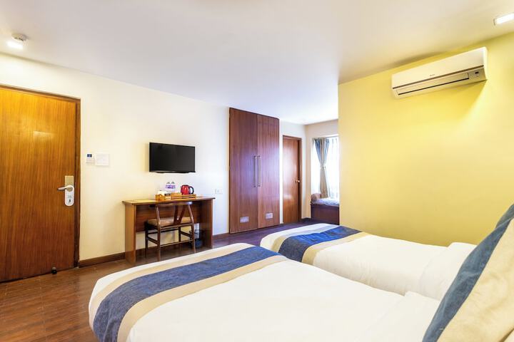 Room 35 of 91