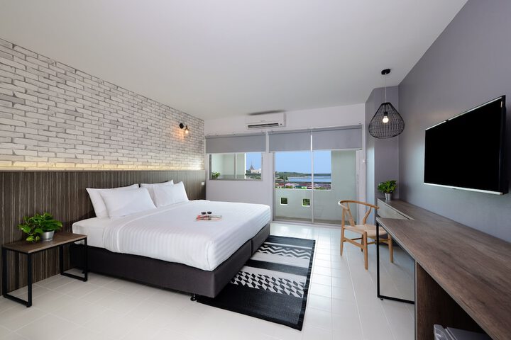 Room 16 of 63