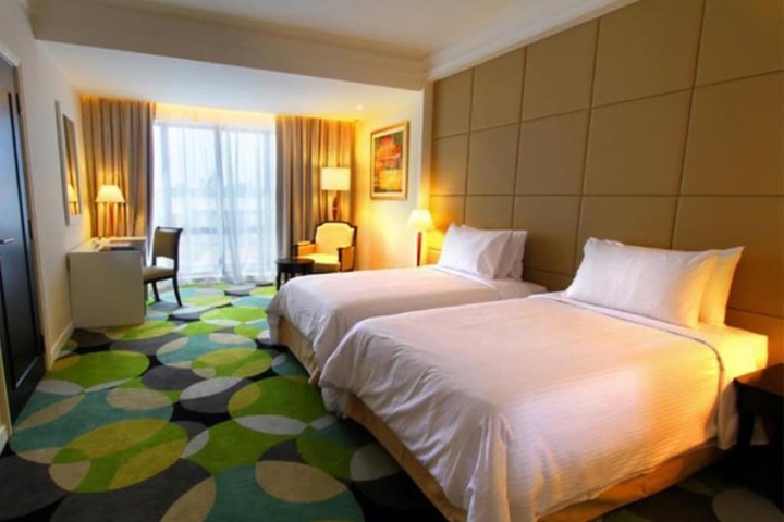 Room 9 of 38