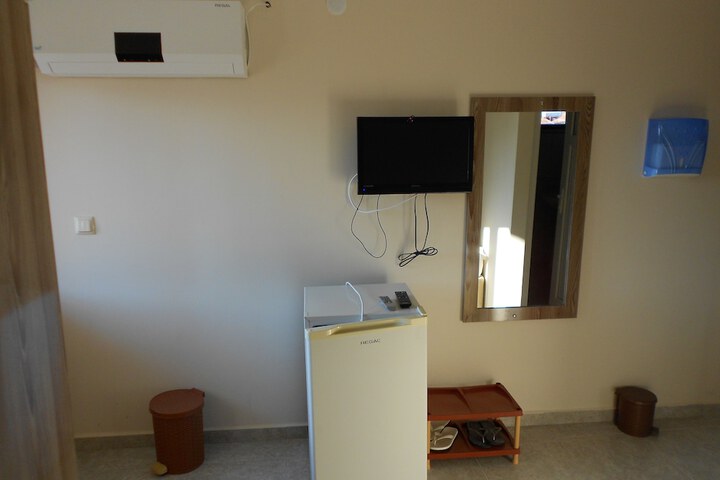 Room 13 of 26