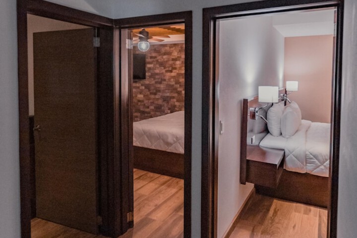 Room 44 of 161