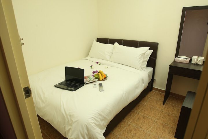 Room 5 of 30