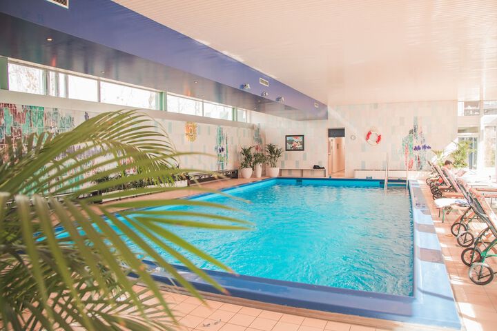Hotel Pool