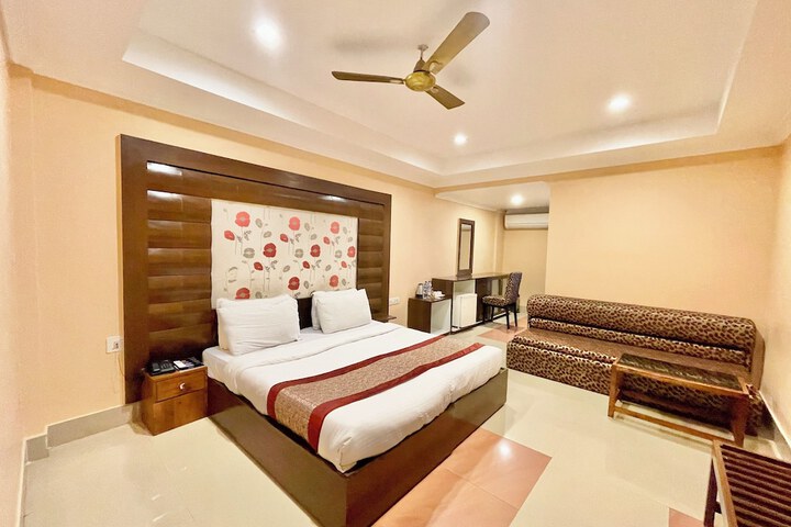 Room 7 of 71