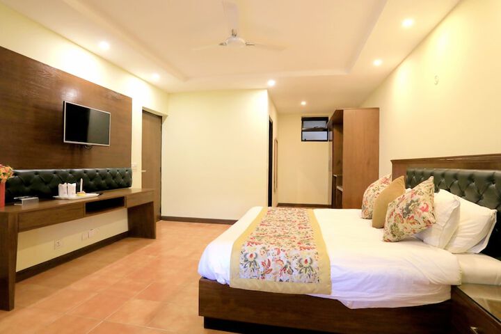 Room 6 of 54
