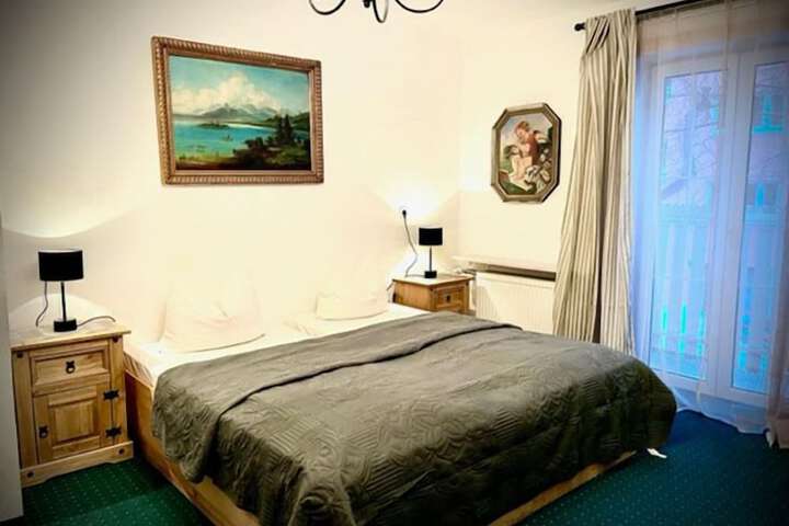 Room 42 of 113