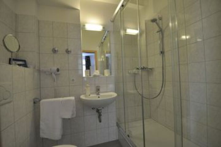 Room 2 of 21