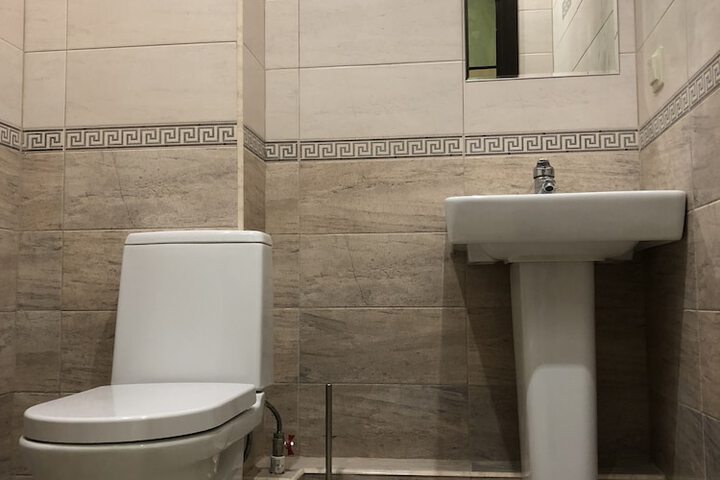 Room 16 of 19