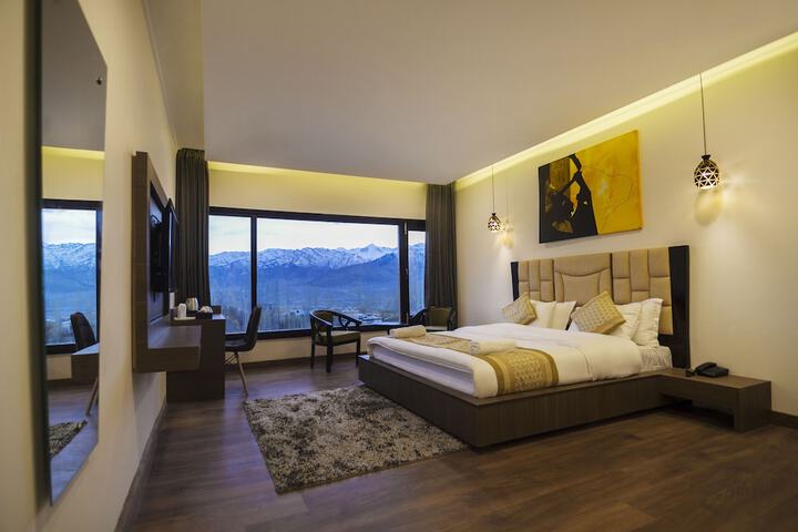 Room 3 of 13