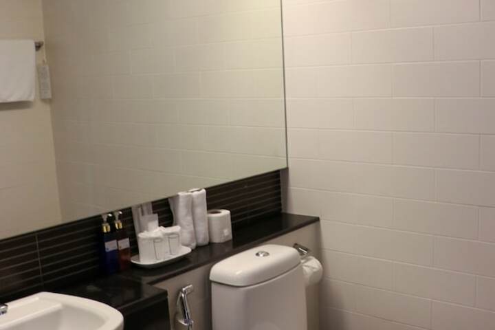 Room 62 of 80