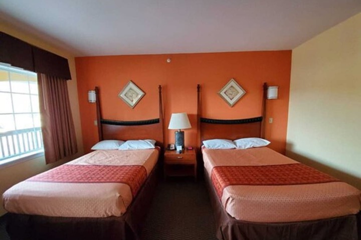 Room 8 of 43