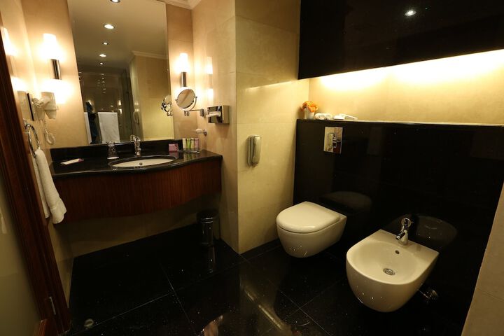Room 16 of 151