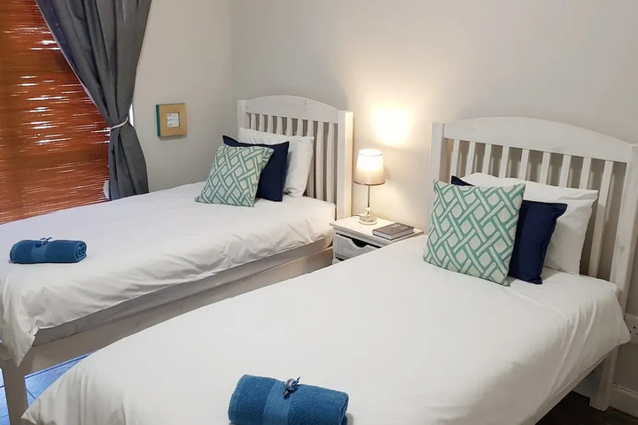 Room 6 of 13