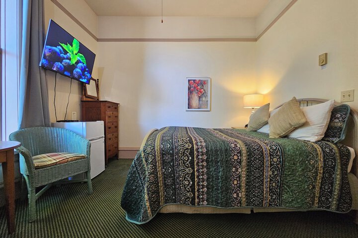 Room 49 of 103