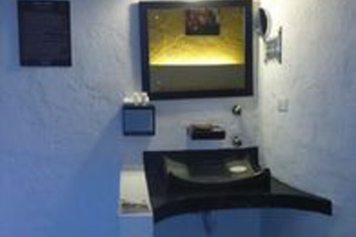 Room 4 of 20